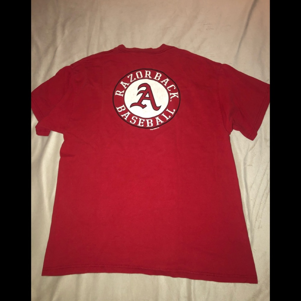 Razorback basketball tee